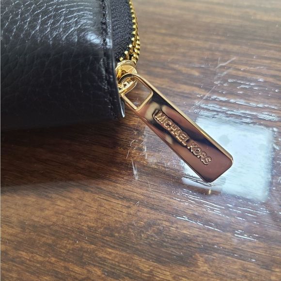 MICHAEL MICHAEL KORS nwt
Jet Set Travel Large Pebbled Leather Wristlet - Picture 6 of 8